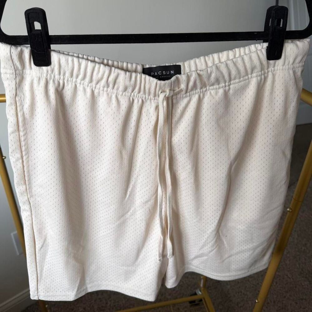 Pacsun Men's Cream and White Shorts